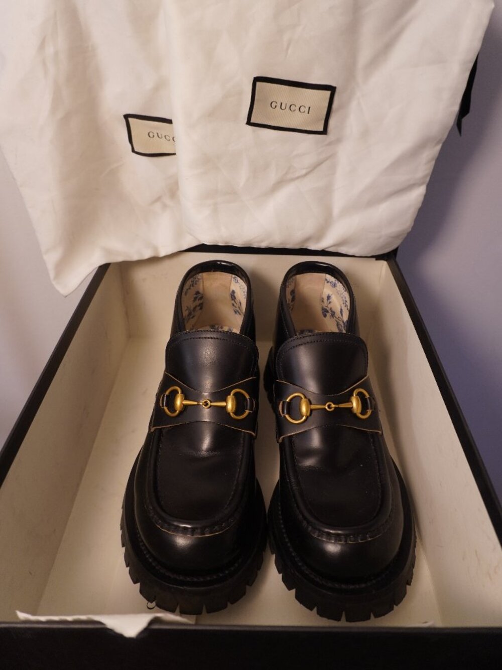 Gucci Black Leather Horsebit Lug Sole Loafers – Gold Bee – EU 42 / Fits Women’s